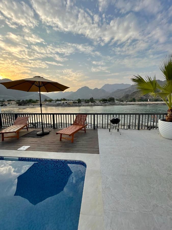 Iconic 4-Bedroom Villa With Pool In Fujairah Palm Exteriér fotografie