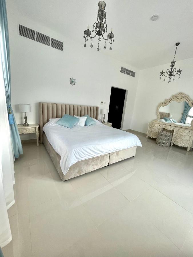 Iconic 4-Bedroom Villa With Pool In Fujairah Palm Exteriér fotografie